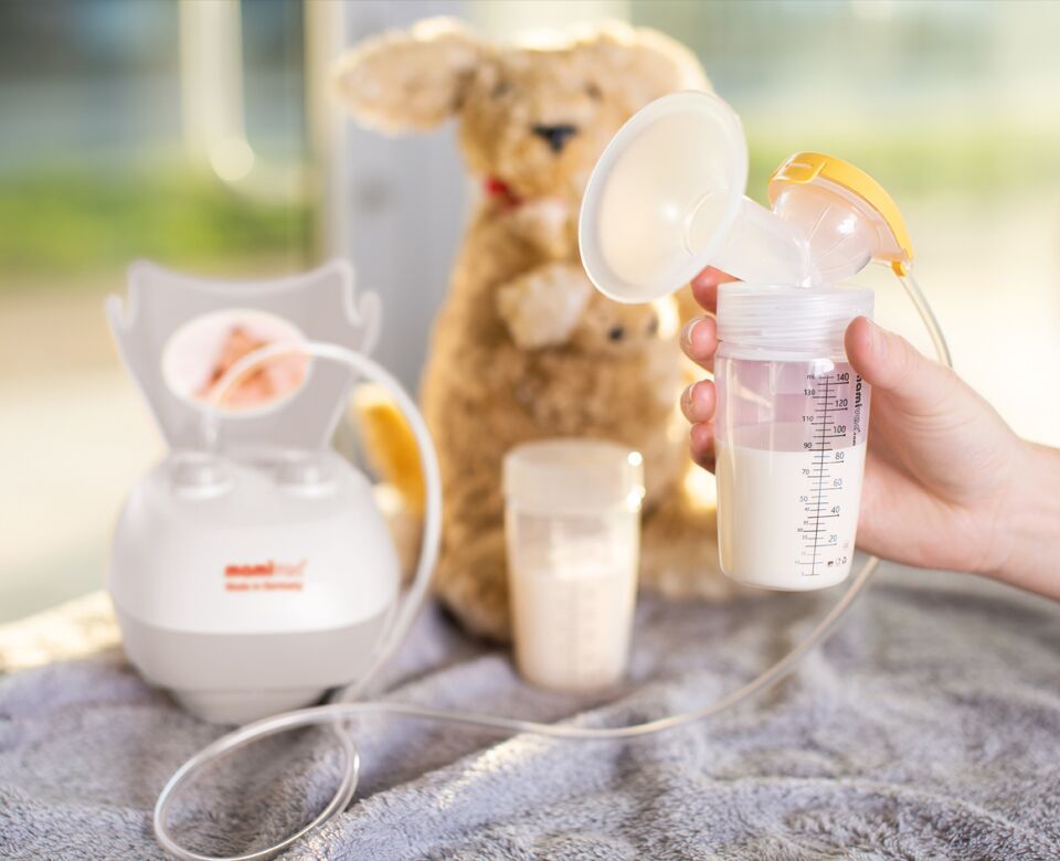 Presentation of the mamivac® Lactive breast pump with breast milk